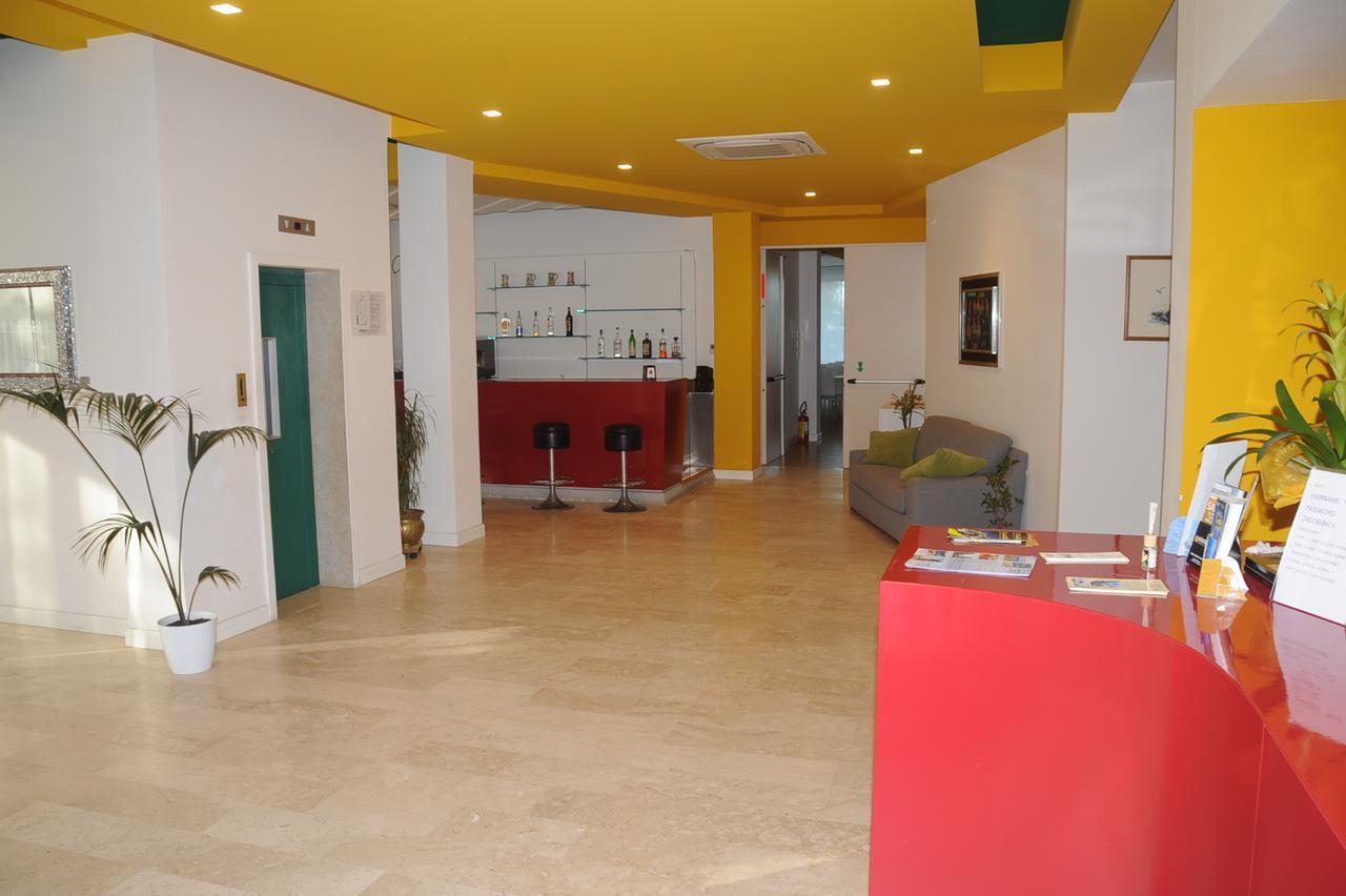 Club Hotel 3*